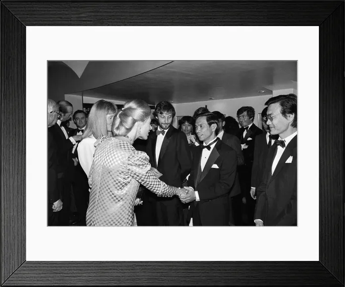 Framed Print : Duchess of Kent and Dith Pran Shake Hands Framed Print : Duchess of Kent and Dith Pran Shake Hands