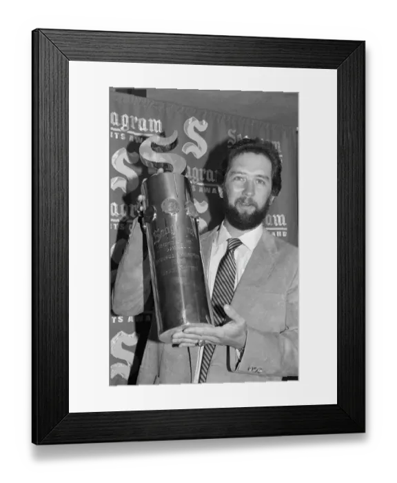 Framed Print : Bruce Sutter Holding Seagram'S Trophy Framed Print : Bruce Sutter Holding Seagram'S Trophy