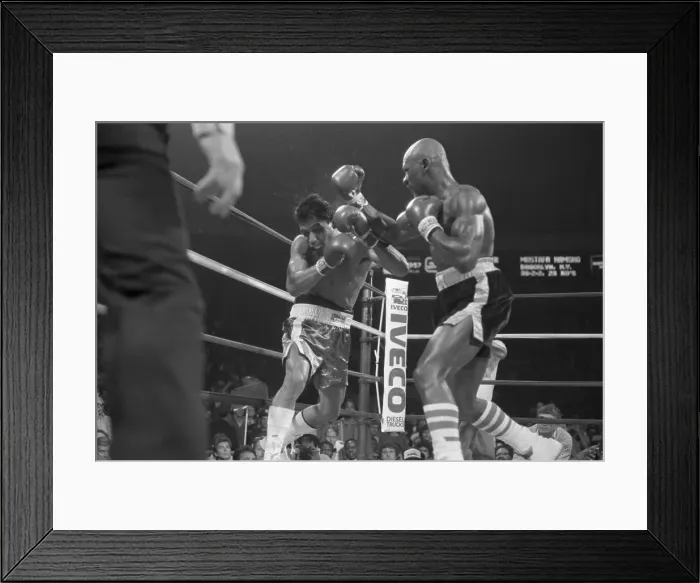 Framed Print : Middleweight Title Bout Framed Print : Middleweight Title Bout