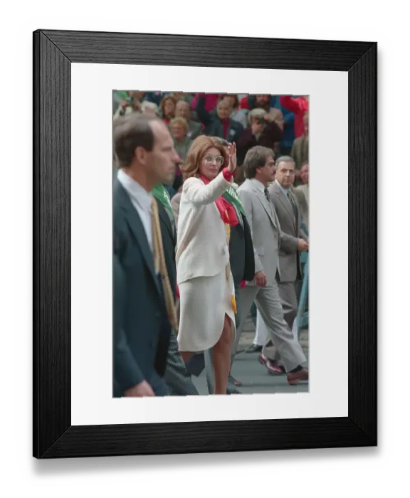 Framed Print : Sophia Loren Waving to Crowd Framed Print : Sophia Loren Waving to Crowd