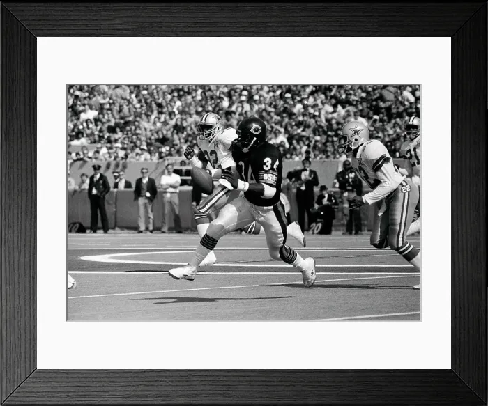 Framed Print : Walter Payton Running With Football in Game Framed Print : Walter Payton Running With Football in Game