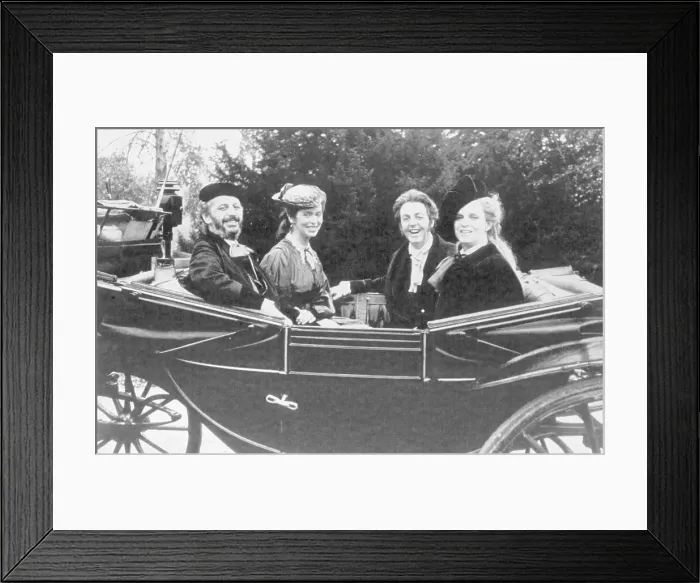 Framed Print : Paul / Linda Mccartney-Ringo Starr / Barbara Framed Print : Paul / Linda Mccartney-Ringo Starr / Barbara