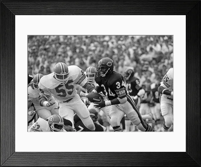 Framed Print : Walter Payton Running With Football in Game Framed Print : Walter Payton Running With Football in Game