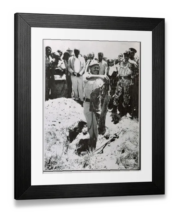 Framed Print : Woman Selling Her Clothes in Kentucky Framed Print : Woman Selling Her Clothes in Kentucky