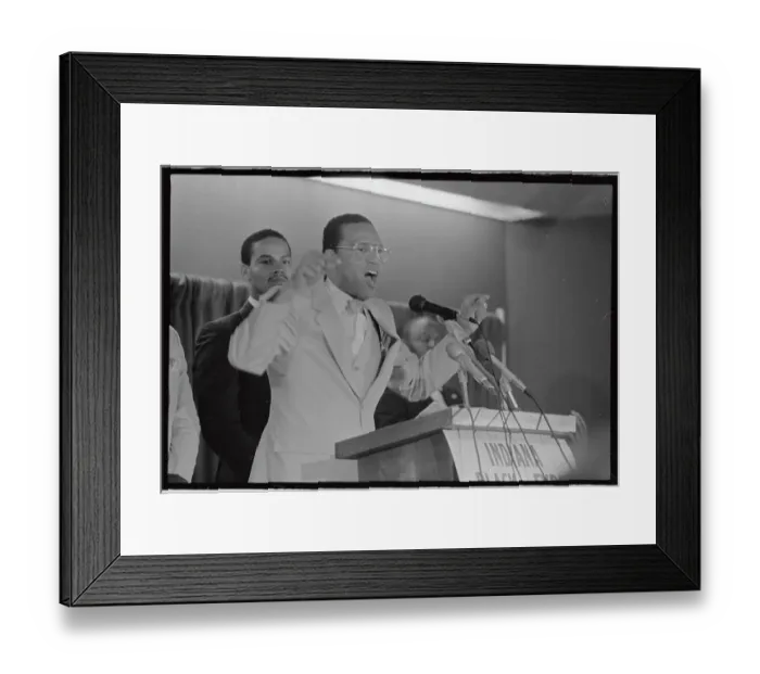 Framed Print : Louis Farrakhan Speaking at Podium Framed Print : Louis Farrakhan Speaking at Podium