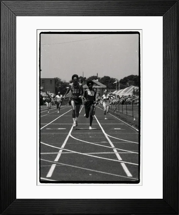 Framed Print : American Blind Runner Lori Bennett Framed Print : American Blind Runner Lori Bennett