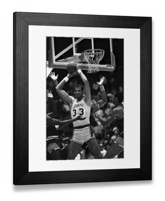 Framed Print : Kareem Abdul-Jabbar Surrounded by Hands Framed Print : Kareem Abdul-Jabbar Surrounded by Hands