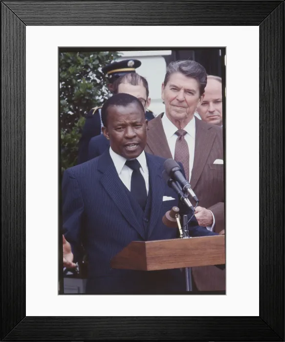 Framed Print : President Ronald Reagan Behind Quett Masire at Podium Framed Print : President Ronald Reagan Behind Quett Masire at Podium