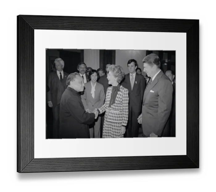 Framed Print : Nancy Reagan Shaking Hands with Deng Xiaoping Framed Print : Nancy Reagan Shaking Hands with Deng Xiaoping