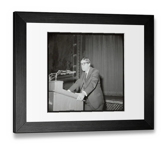 Framed Print : Portrait of Neil Sheehan Framed Print : Portrait of Neil Sheehan