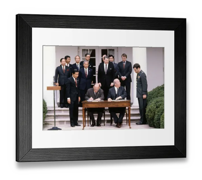 Framed Print : George Shultz and Siddhi Savetsila Signing an Agreement Framed Print : George Shultz and Siddhi Savetsila Signing an Agreement