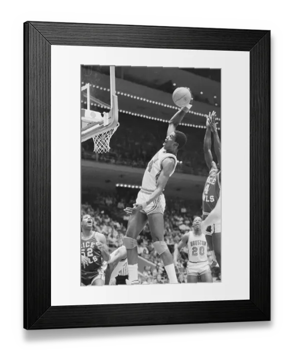 Framed Print : Akeem Olajuwon Ready for Dunking Basketball Framed Print : Akeem Olajuwon Ready for Dunking Basketball