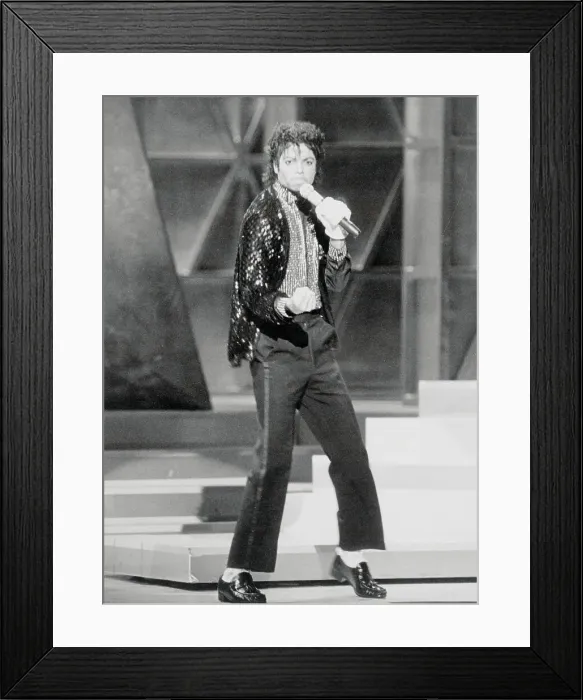 Framed Print : Michael Jackson Performing Framed Print : Michael Jackson Performing