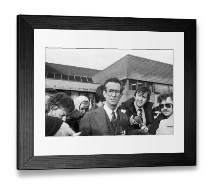 Framed Print : Anthony Perkins After Being Fined for Drug Smuggling Framed Print : Anthony Perkins After Being Fined for Drug Smuggling