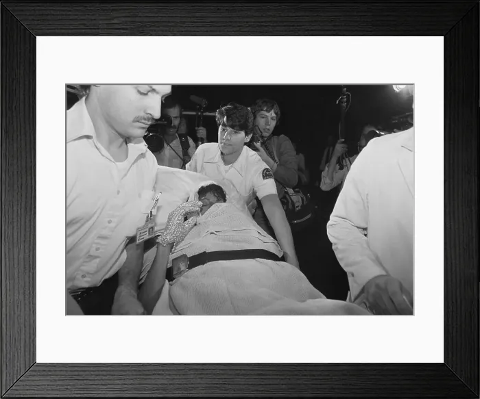 Framed Print : Michael Jackson Wheeled Into Hospital Framed Print : Michael Jackson Wheeled Into Hospital