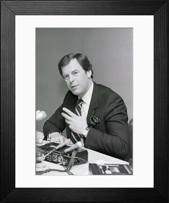 Framed Print : News Anchor Jennings Talking To The Press Framed Print : News Anchor Jennings Talking To The Press