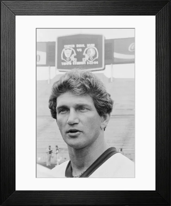 Framed Print : Portrait of Joe Theismann Framed Print : Portrait of Joe Theismann
