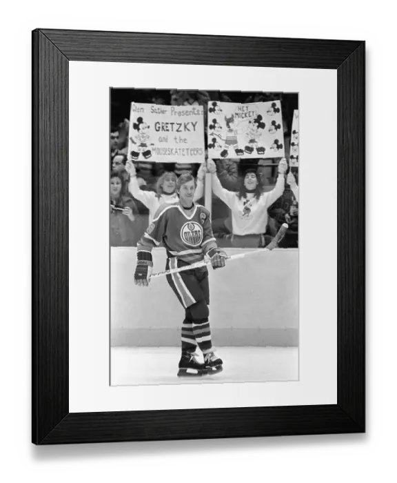 Framed Print : Wayne Gretzky Skates by New Jersey Devils Fans Framed Print : Wayne Gretzky Skates by New Jersey Devils Fans