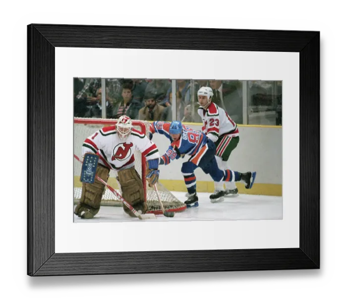 Framed Print : Wayne Gretzky in Action Framed Print : Wayne Gretzky in Action