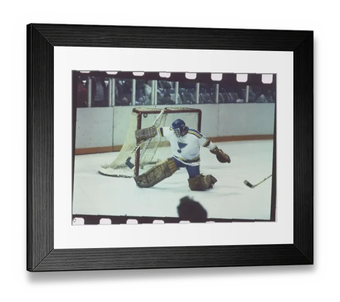 Framed Print : Mike Luit Warming Up Framed Print : Mike Luit Warming Up
