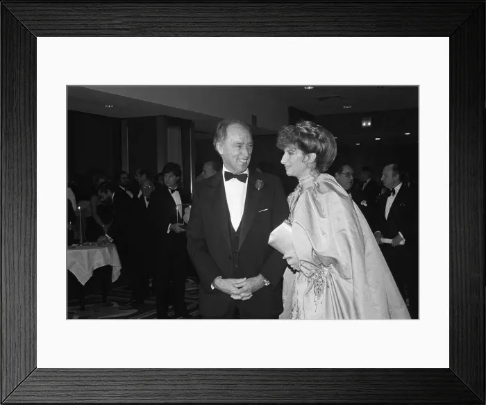 Framed Print : Pierre Trudeau and Barbara Streisand Posing as Dinner Guests Framed Print : Pierre Trudeau and Barbara Streisand Posing as Dinner Guests