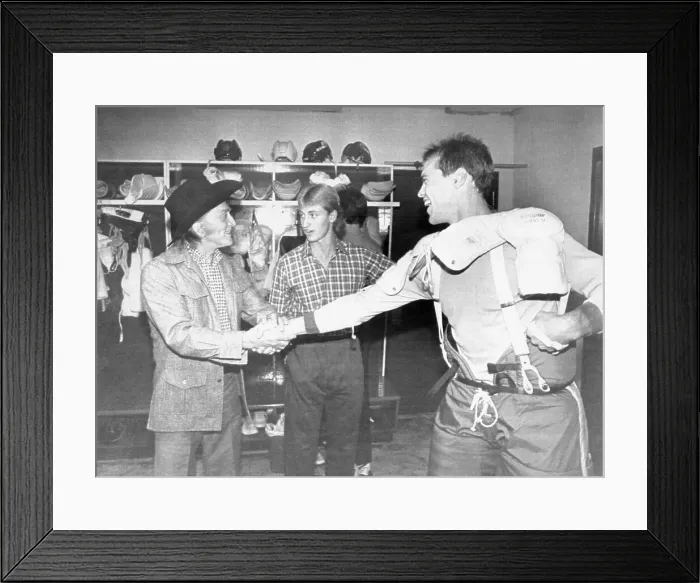 Framed Print : Kirk Douglas Framed Print : Kirk Douglas