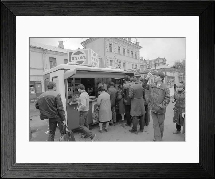 Framed Print : View of Pepsi Cola Stand in Moscow Framed Print : View of Pepsi Cola Stand in Moscow