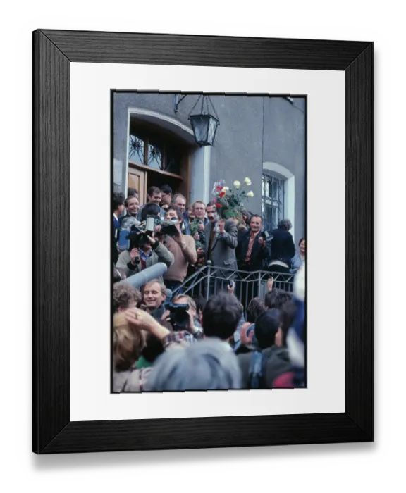Framed Print : Press Surrounding Lech Walesa Framed Print : Press Surrounding Lech Walesa