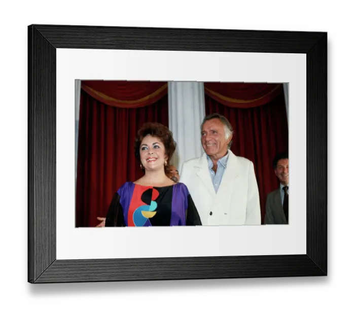 Framed Print : Richard Burton with Liz Taylor Framed Print : Richard Burton with Liz Taylor
