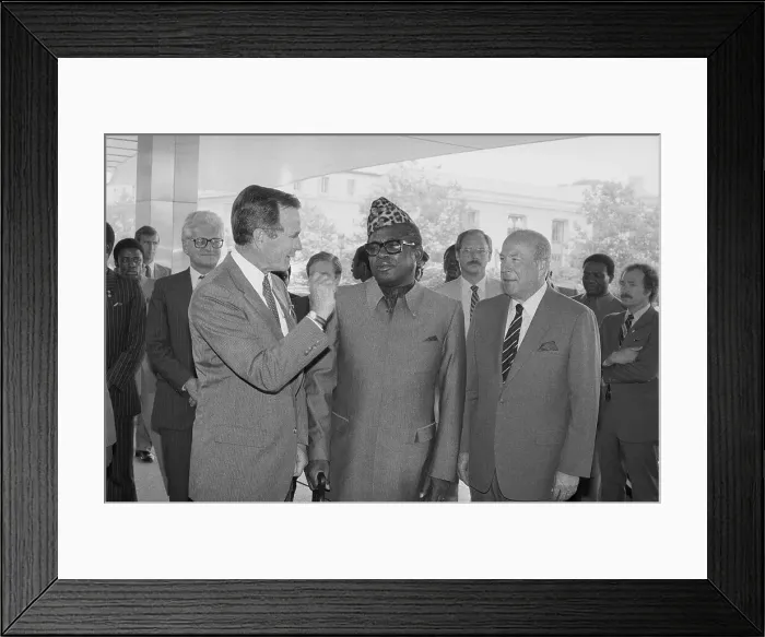 Framed Print : George Bush Greeting Mobutu Seko Framed Print : George Bush Greeting Mobutu Seko