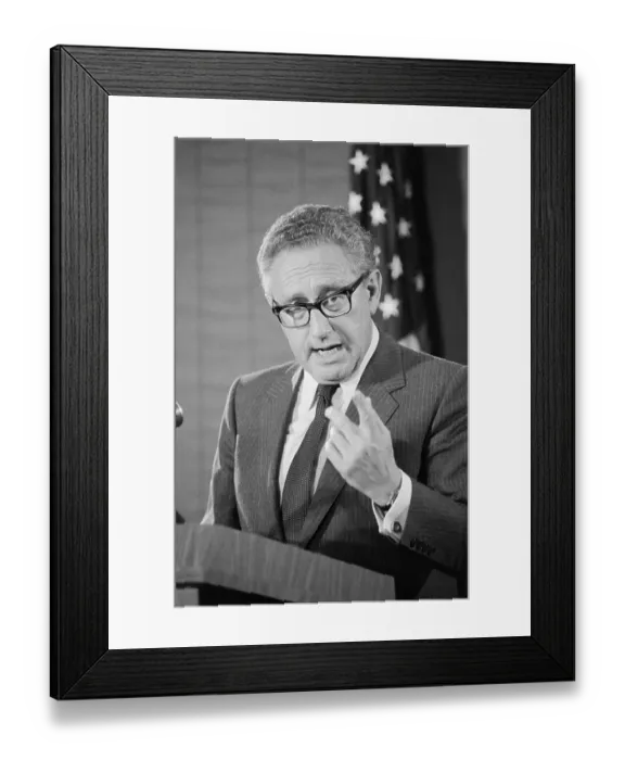Framed Print : Henry Kissinger Speaks, Gestures Framed Print : Henry Kissinger Speaks, Gestures