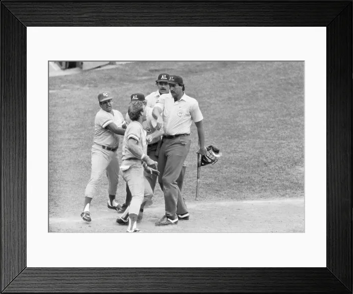 Framed Print : George Brett and Tim McClelland Arguing Framed Print : George Brett and Tim McClelland Arguing