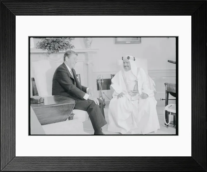 Framed Print : President Reagan Speaking with Sheik Issa Ibn Salman al Khalifa Framed Print : President Reagan Speaking with Sheik Issa Ibn Salman al Khalifa