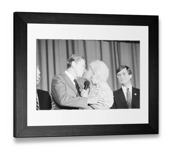 Framed Print : President Ronald Reagan Gets A Kiss From Country Singer Tammy Wynette Framed Print : President Ronald Reagan Gets A Kiss From Country Singer Tammy Wynette