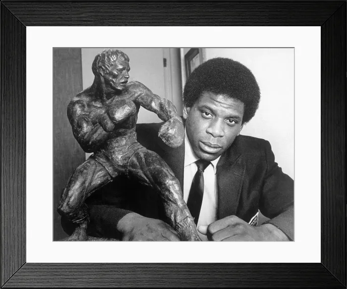 Framed Print : Ron Lyle, close-up heavyweight boxer, holding International Boxing Trophy Framed Print : Ron Lyle, close-up heavyweight boxer, holding International Boxing Trophy