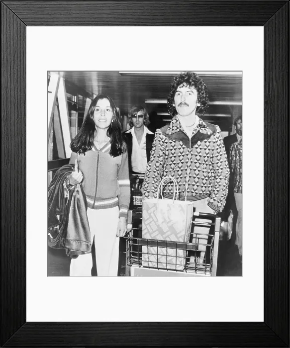 Framed Print : George Harrison and New Wife with Cart Framed Print : George Harrison and New Wife with Cart