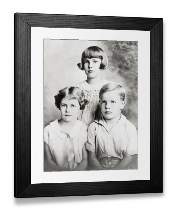 Framed Print : Portrait of Marlon Brando and Sisters Framed Print : Portrait of Marlon Brando and Sisters