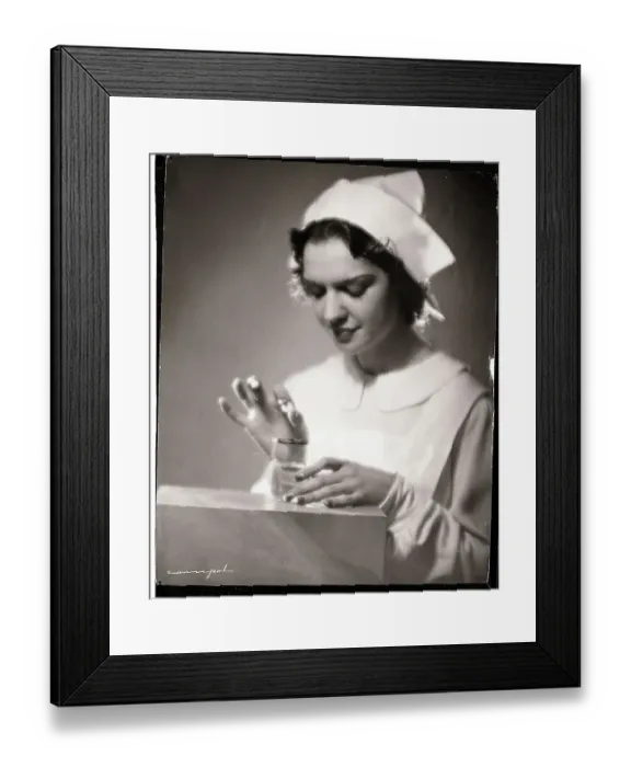 Framed Print : Nurse Holding Pill And Water Glass