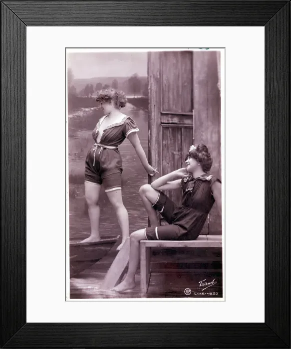 Framed Print : Women In Bathingsuits Pose For Postcards