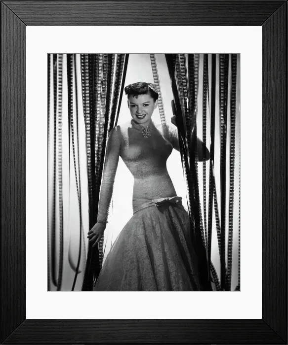 Framed Print : Judy Garland Framed Print : Judy Garland