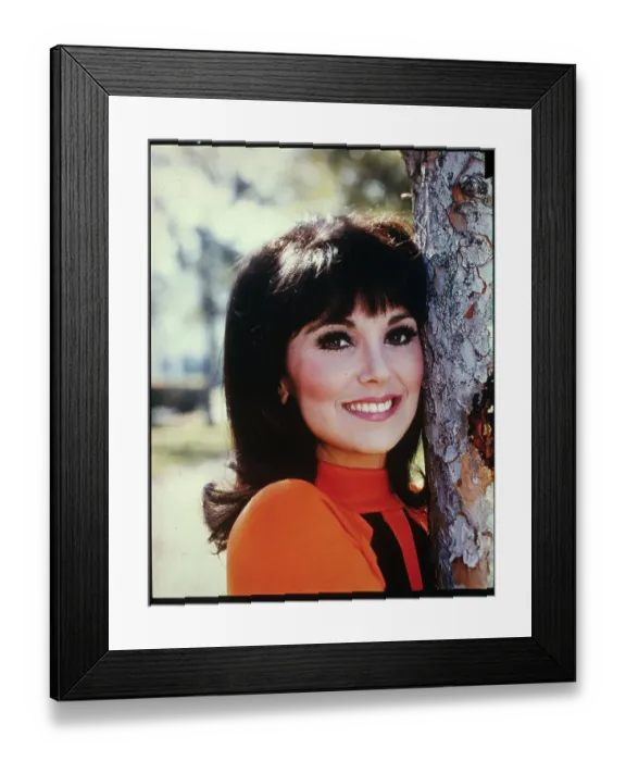 Framed Print : Portrait of Marlo Thomas Framed Print : Portrait of Marlo Thomas