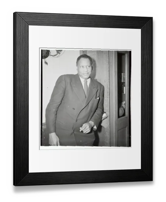 Framed Print : Paul Robeson Posing in Federal Courthouse Framed Print : Paul Robeson Posing in Federal Courthouse