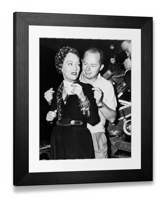 Framed Print : Billy Wilder And Gloria Swanson On Set Framed Print : Billy Wilder And Gloria Swanson On Set