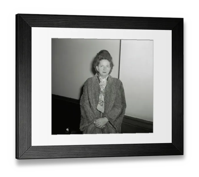 Framed Print : Portrait of Elizabeth Bentley Framed Print : Portrait of Elizabeth Bentley