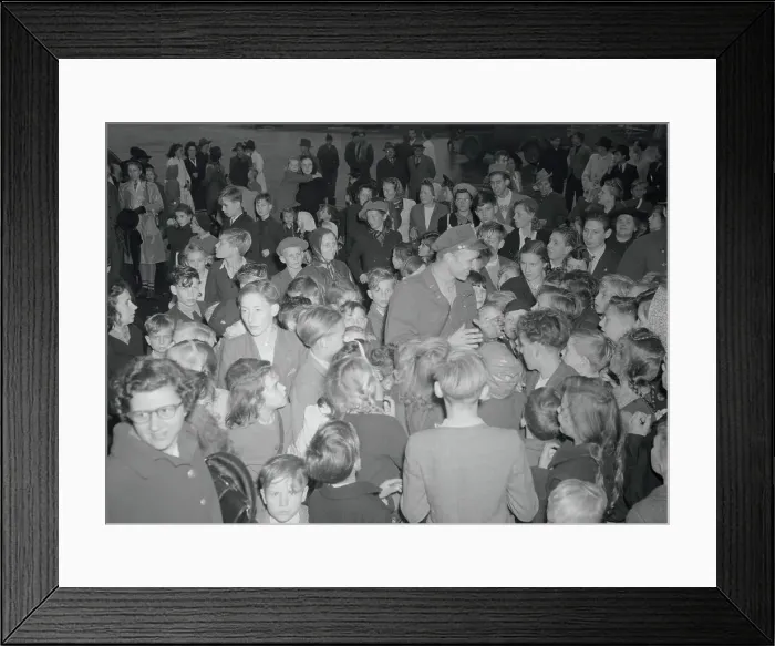 Framed Print : Santa Claus in Berlin Framed Print : Santa Claus in Berlin