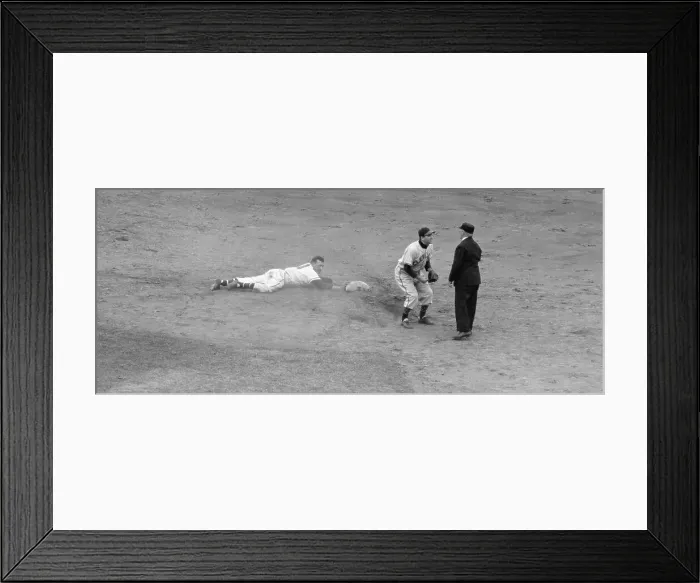 Framed Print : Player Argues With Umpire In 1948 Series Framed Print : Player Argues With Umpire In 1948 Series
