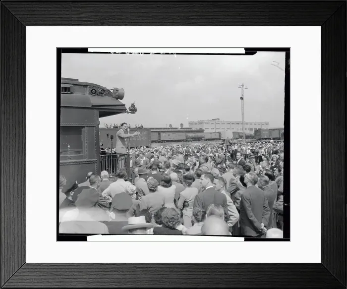Framed Print : Governor Thomas E. Dewey Addressing Crowd of Supporters Framed Print : Governor Thomas E. Dewey Addressing Crowd of Supporters