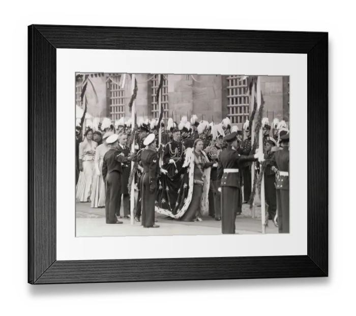 Framed Print : Guards and Royal Family Members During Queen Juliana Investiture Framed Print : Guards and Royal Family Members During Queen Juliana Investiture
