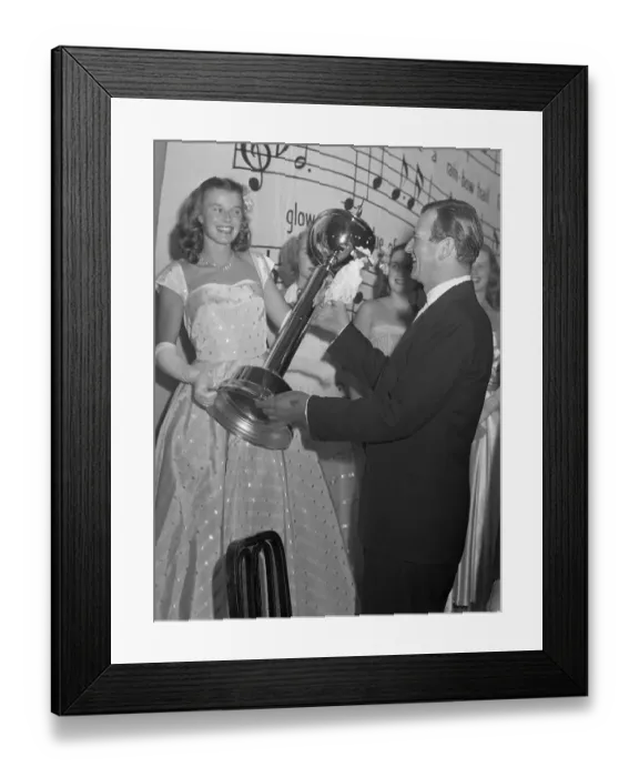 Framed Print : John Wayne Framed Print : John Wayne