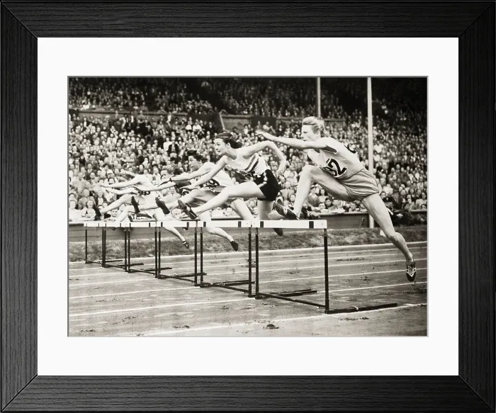 Framed Print : Fanny Blankers Koen Winning 80 Meter